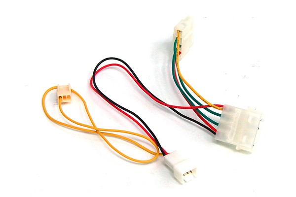InLine® Lüfter Strom Adapterkabel 12V -> 7V, 0,3m, mit Tachosignal